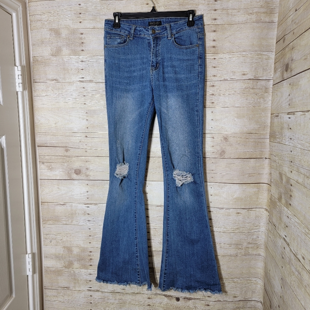 Pink label, distressed, flair, frayed hem, size 3, 33 inseam